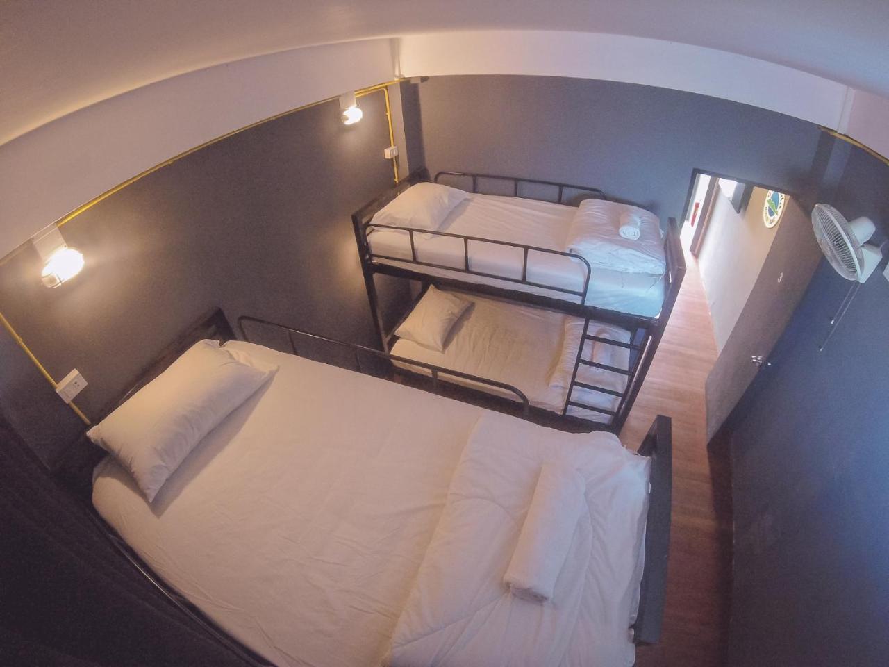 Bts Khaosan Hostel Bangkok Buitenkant foto